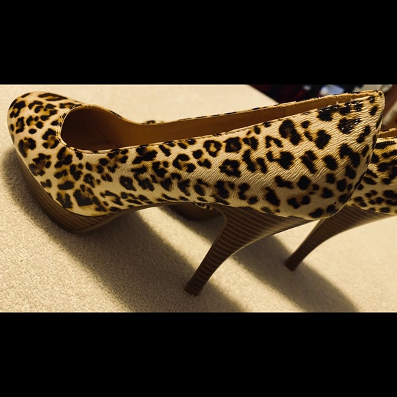 Brand New Super Gorgeous Fur Heels By KENNETH COLE - Box 60 - Picture 2 of 8